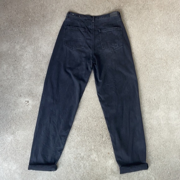 American Eagle Relaxed Mom Jeans - Picture 2 of 3